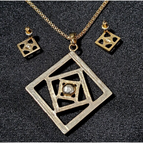 Vintage Necklace Earrings Set Geometric \ Gold Tone w Crystal Pierced Posts EUC! - Picture 4 of 8